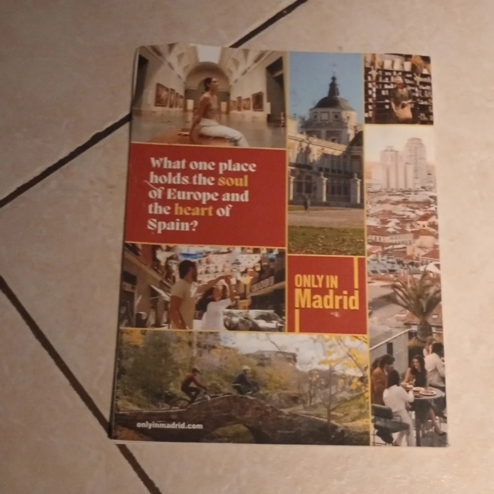 Magazines - Picture 2 of 3